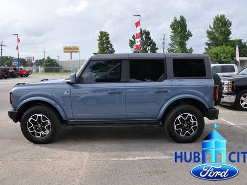 Used 2024 Ford Bronco Outer Banks AWD/4WD image 2