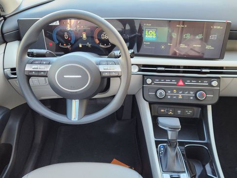 New 2026 Hyundai Tucson SE image 25