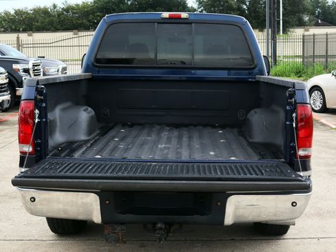 Used 2003 Ford F250 XL image 4