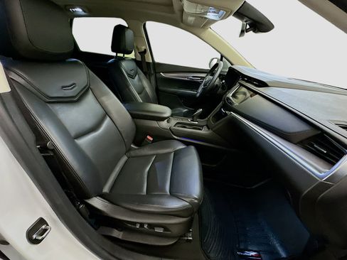 Used 2017 Cadillac XT5 Luxury w/ Driver Awareness Package image 34