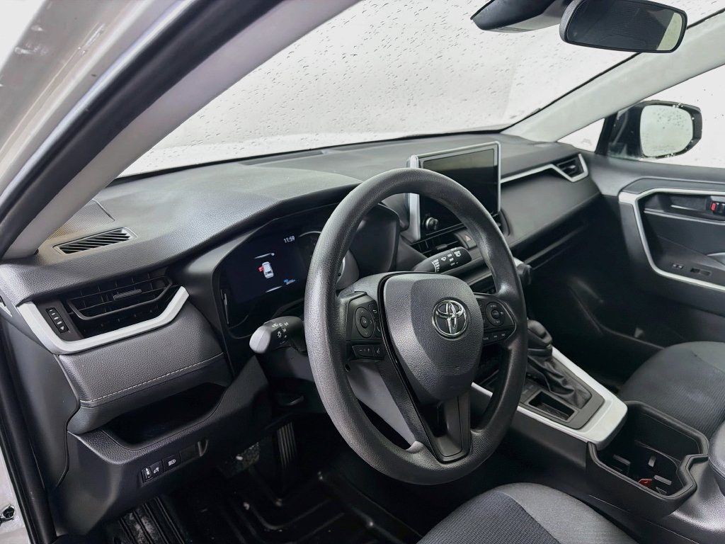 Used 2024 Toyota RAV4 LE FWD image 10