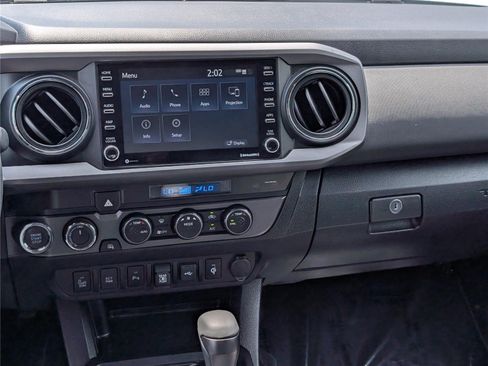 Used 2023 Toyota Tacoma TRD Off-Road w/ Technology Package AWD/4WD image 17