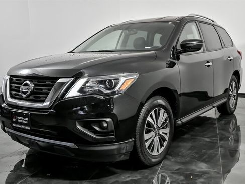 Used 2019 Nissan Pathfinder SV image 5