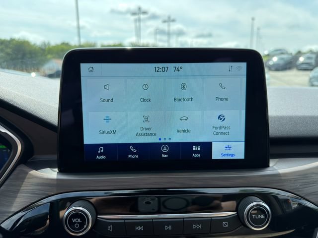 Used 2020 Ford Escape Titanium FWD image 29