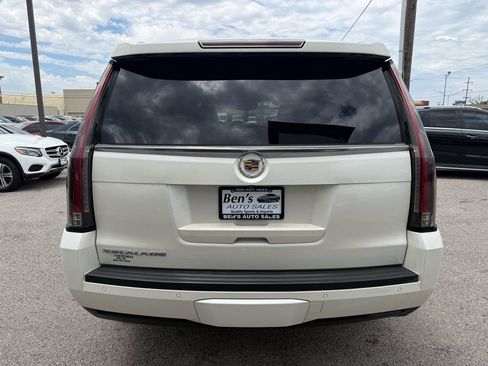 Used 2015 Cadillac Escalade Luxury AWD/4WD image 7