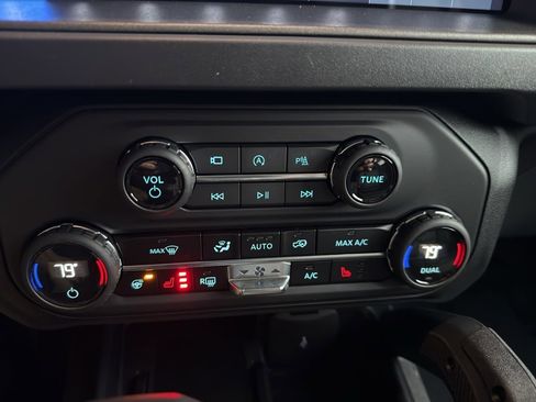 New 2025 Ford Bronco Badlands image 28