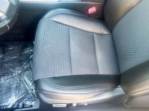 Used 2013 Toyota Camry SE FWD image 18