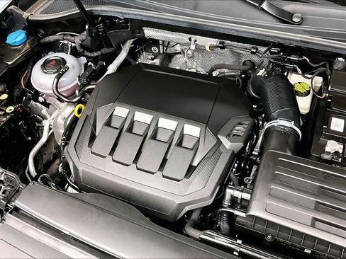 Used 2024 Audi Q3 2.0T Premium w/ Convenience Package image 31