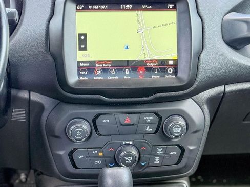 Used 2022 Jeep Renegade Altitude w/ Convenience Group image 17