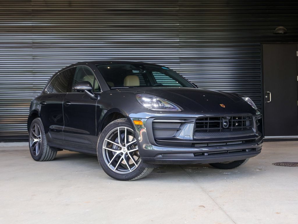 Certified 2026 Porsche Macan AWD/4WD image 9