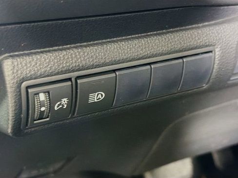 Used 2021 Toyota Corolla LE FWD image 15
