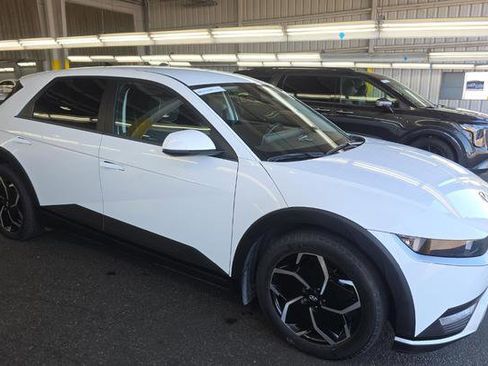 Used 2023 Hyundai Ioniq 5 SEL AWD/4WD image 2