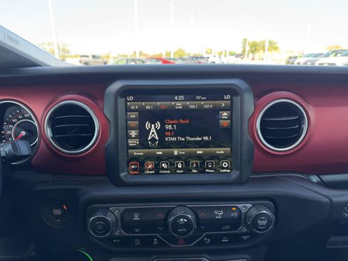 Used 2021 Jeep Gladiator Rubicon AWD/4WD image 27