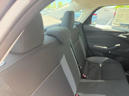 Used 2014 Ford Focus SE FWD image 34