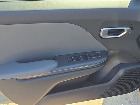 New 2025 Kia K4 LXS image 19