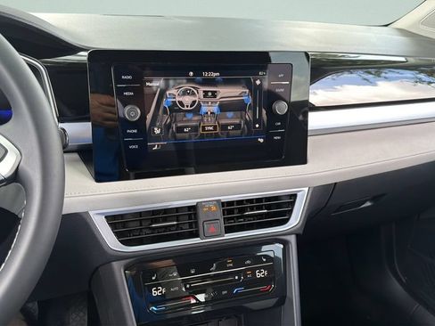New 2026 Volkswagen Taos SE FWD image 20