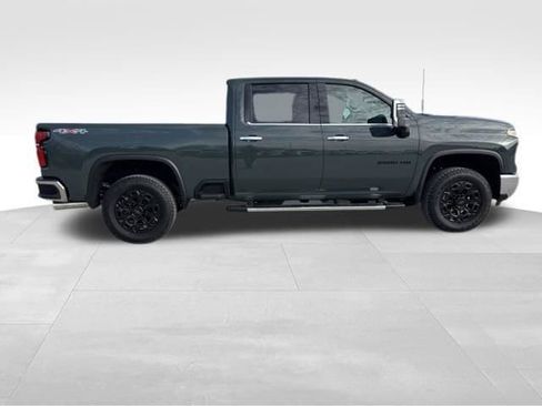 New 2026 Chevrolet Silverado 2500 LTZ w/ LTZ Premium Package AWD/4WD image 7