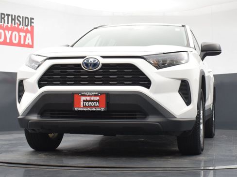 Used 2021 Toyota RAV4 LE AWD/4WD image 29