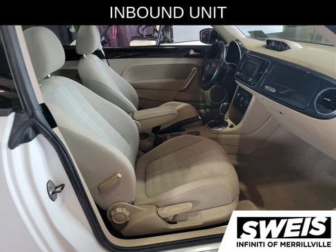 Used 2014 Volkswagen Beetle R-Line FWD image 11