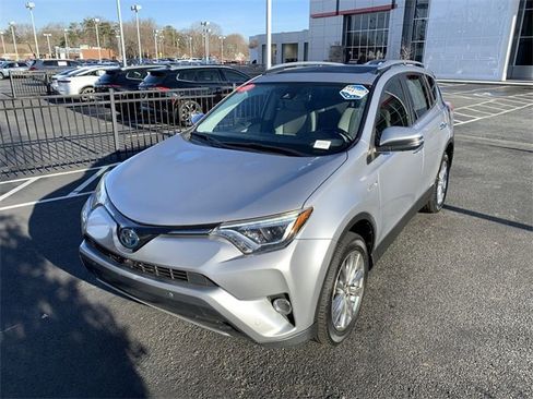 Used 2017 Toyota RAV4 Limited image 1