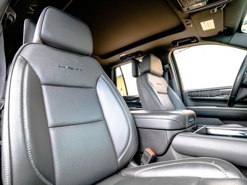 Used 2023 GMC Yukon Denali AWD/4WD image 22
