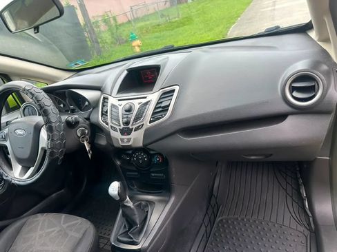 Used 2012 Ford Fiesta SE FWD image 14