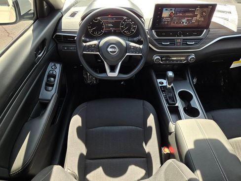 New 2026 Nissan Altima 2.5 SV w/ SV Special Edition Package FWD image 9