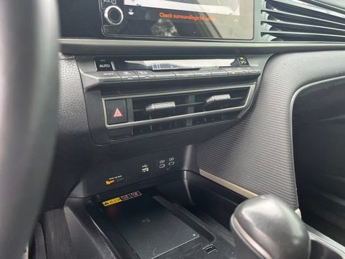 Used 2025 Toyota Camry SE w/ Convenience Package FWD image 24