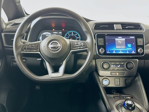 Used 2023 Nissan Leaf S image 18