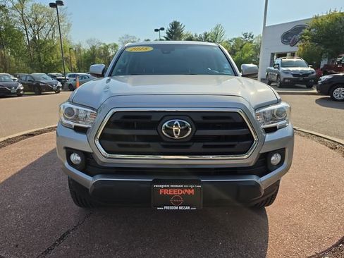 Used 2018 Toyota Tacoma SR5 AWD/4WD image 8