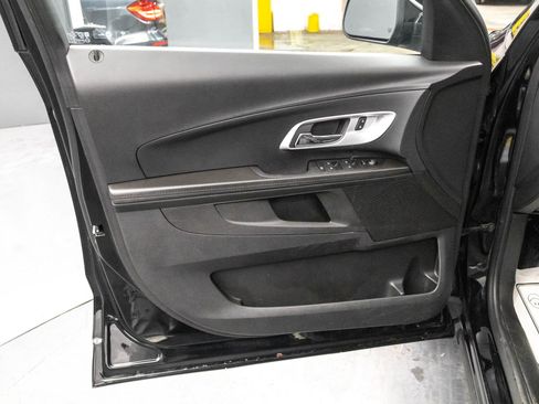 Used 2017 Chevrolet Equinox LT w/ Convenience Package image 24