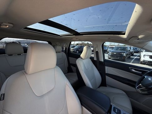 Used 2022 Ford Edge Titanium w/ Equipment Group 301A image 31