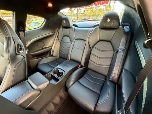 Used 2013 Maserati GranTurismo Sport RWD image 27