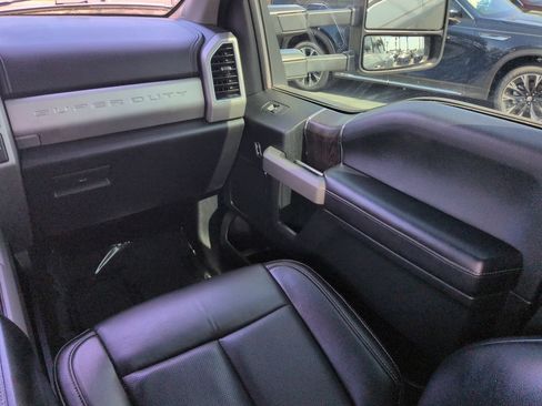 Used 2021 Ford F350 Lariat AWD/4WD image 17