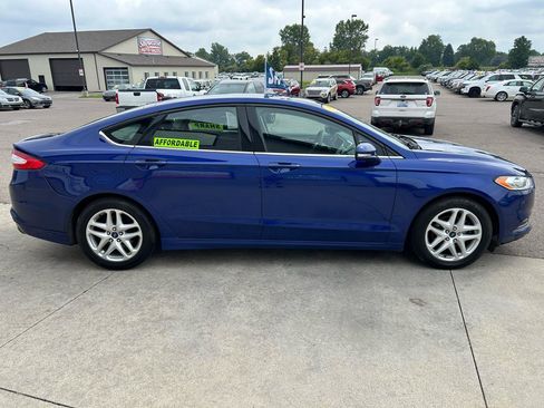 Used 2015 Ford Fusion SE FWD image 4