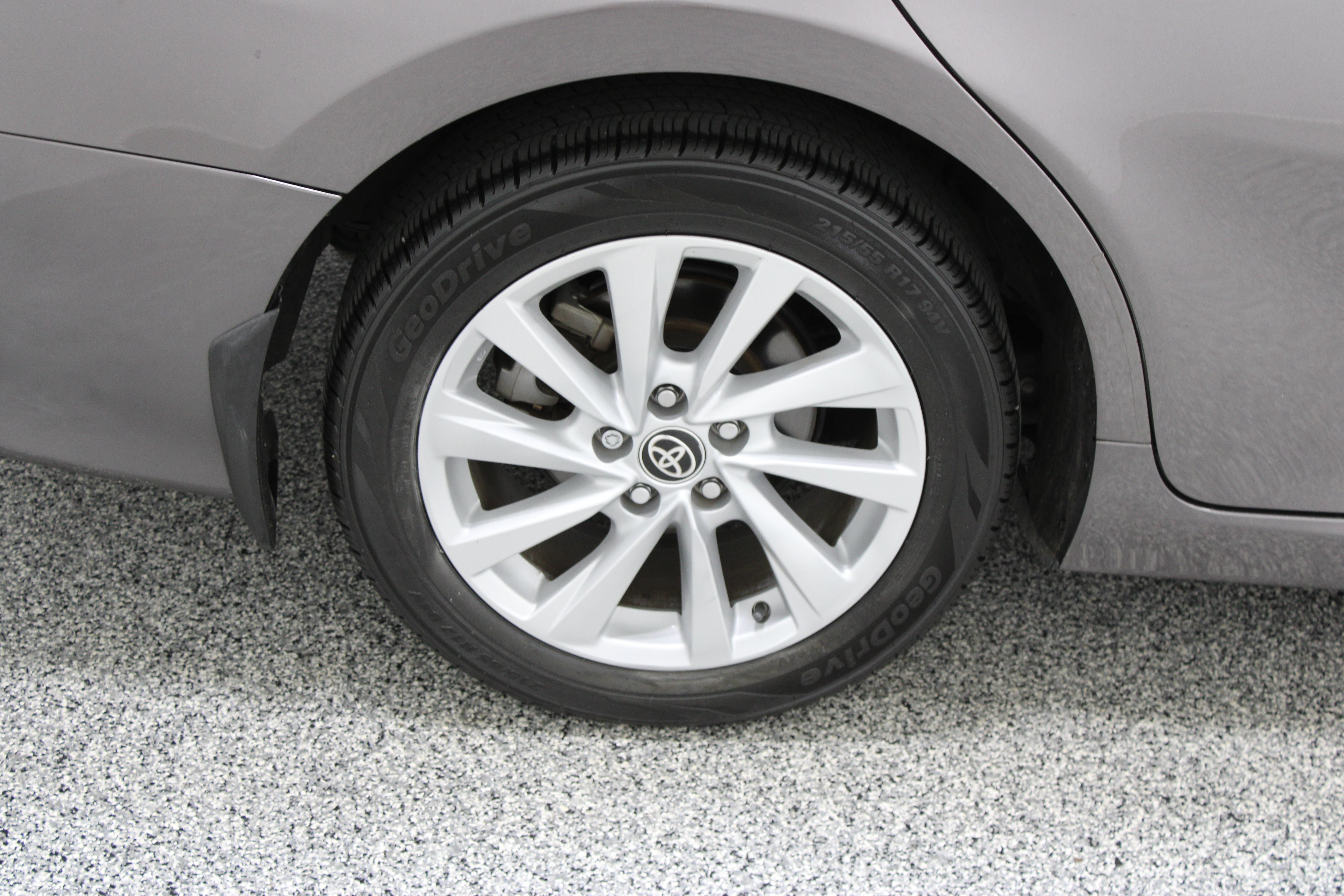 Used 2022 Toyota Camry LE FWD image 6