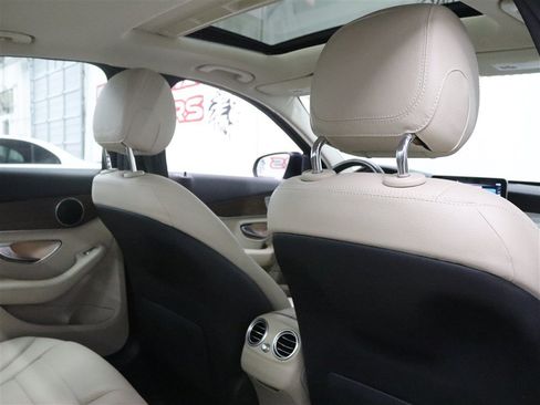 Used 2020 Mercedes-Benz C 300 4MATIC Sedan image 21