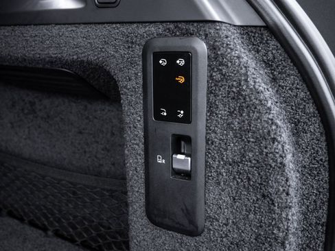 Used 2023 Land Rover Range Rover SV image 34