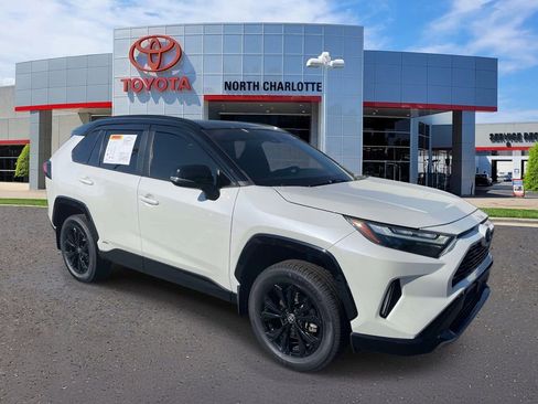 Used 2022 Toyota RAV4 XSE w/ XSE Grade Weather Package AWD/4WD image 3