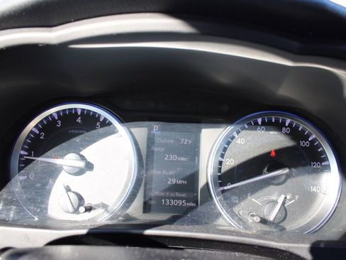 Used 2017 Toyota Highlander Limited Platinum image 39