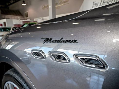 Used 2022 Maserati Levante Modena AWD/4WD image 41