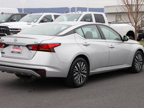 Used 2023 Nissan Altima 2.5 SV image 5