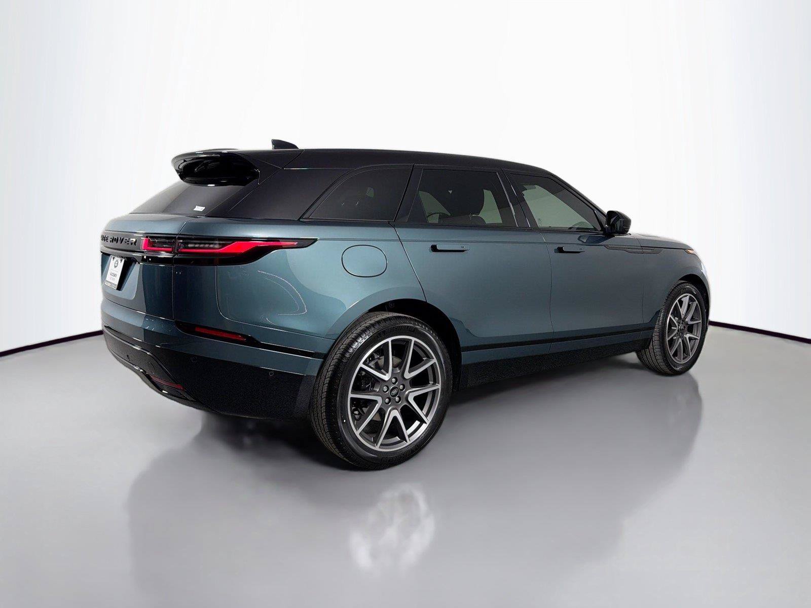 Certified 2026 Land Rover Range Rover Velar Dynamic SE AWD/4WD image 5