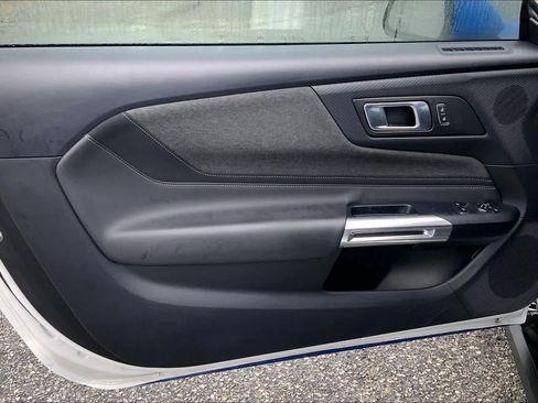 Used 2024 Ford Mustang Coupe image 18