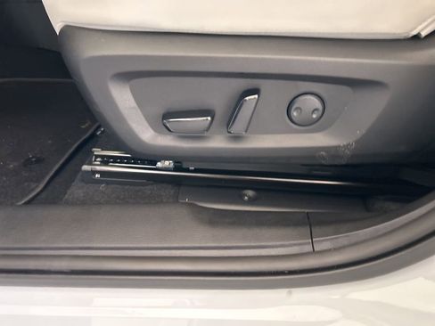 New 2025 Mitsubishi Outlander SE image 41