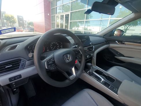 Used 2018 Honda Accord LX image 13