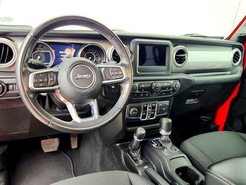 Used 2019 Jeep Wrangler Unlimited Sahara AWD/4WD image 12