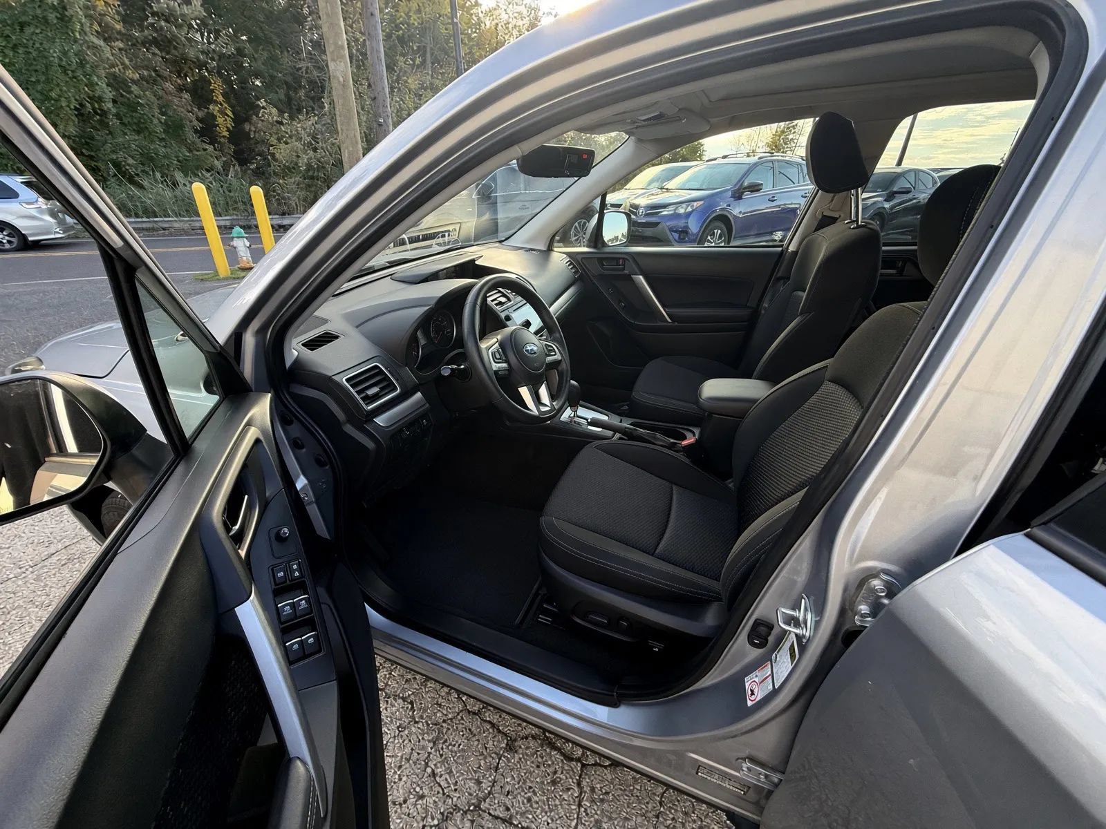Used 2017 Subaru Forester 2.5i Premium w/ Popular Package #2A AWD/4WD image 11