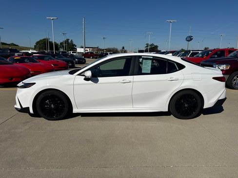 Used 2026 Toyota Camry SE FWD image 22