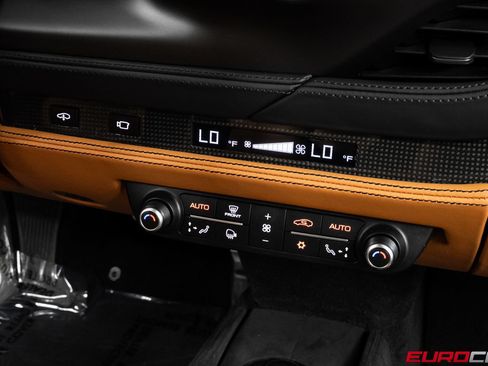 Used 2021 Ferrari F8 Tributo RWD image 33